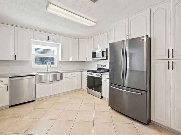 4th image of 3807 SE 8TH STREET