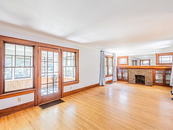 5th image of 35 Poppy St