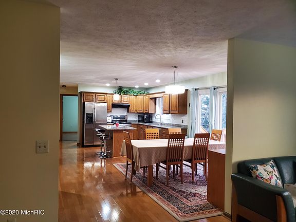 5th image of 2924 Horseshoe Ct SW
