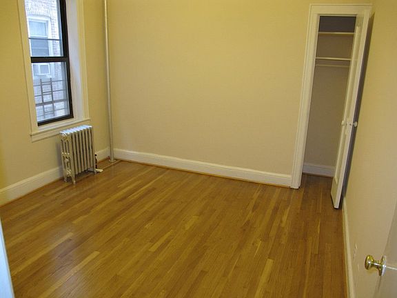 4th image of 4528 42nd St APT 2C
