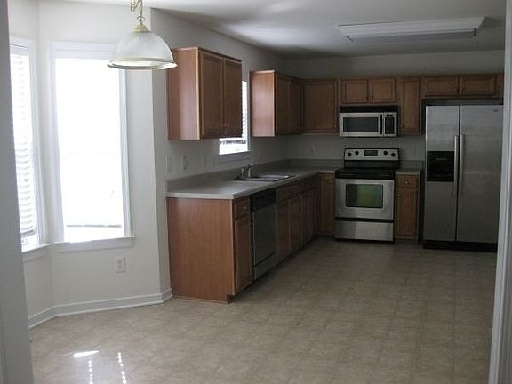Eat-In Kitchen