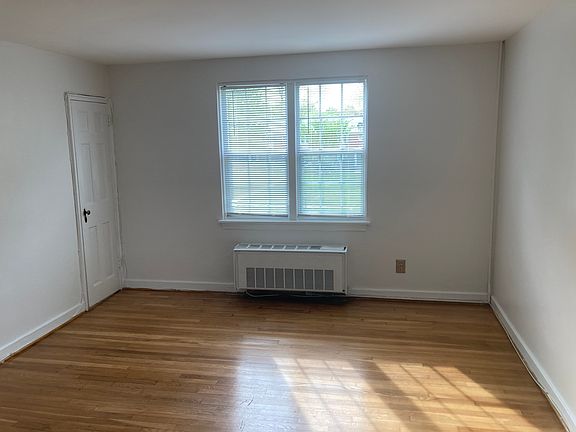 2nd image of 9 Auburn Ct