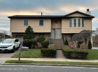 190 Parkwood Ave, Staten Island, NY 10309