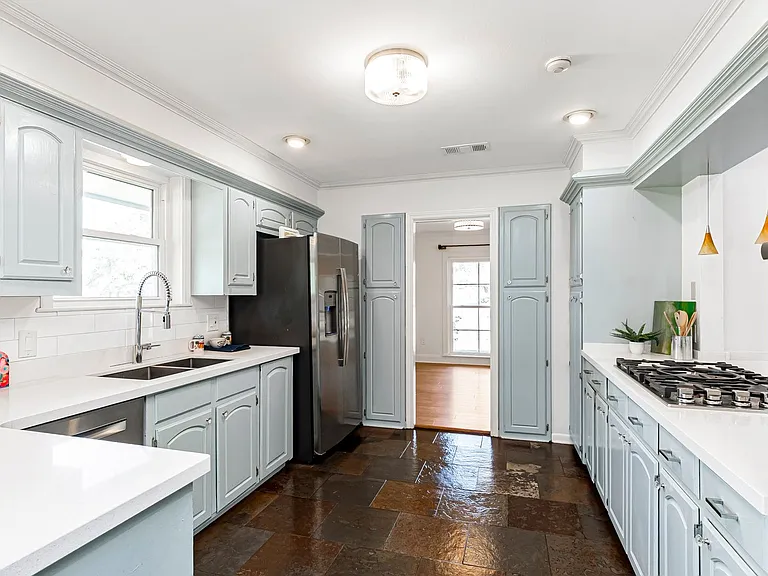 4204 Pine Park Dr — Photo 11