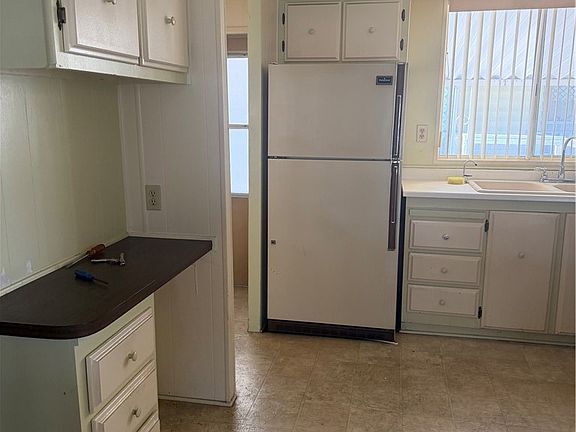 5th image of 9391 California Ave #13