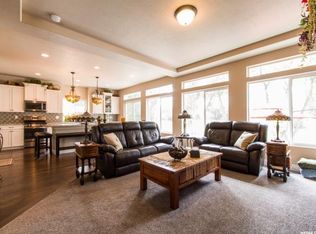 877 N Cold Creek Way, Layton, UT 84041