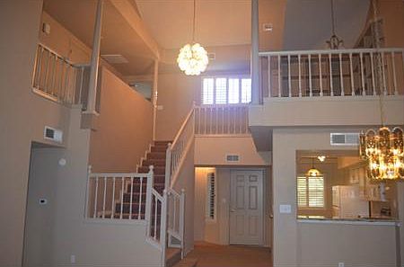 5th image of 33 Stratford Hall Cir #33