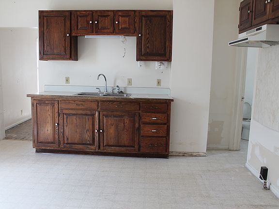 4th image of 709 Culbertson Ave