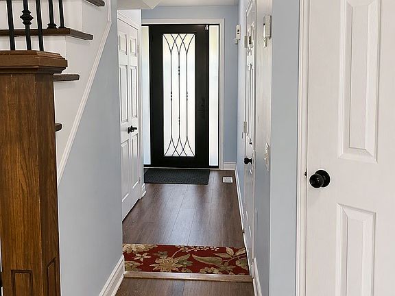 2nd image of 15D View Green Cres