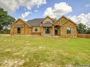 129 Bucks Ln, La Vernia, TX 78121