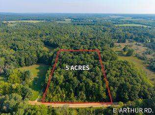2 E Arthur Rd, Rothbury, MI 49452