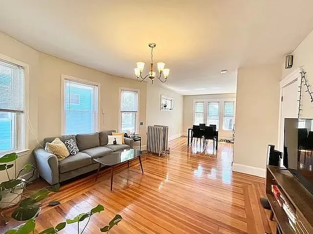 3-24 Burnham St #3