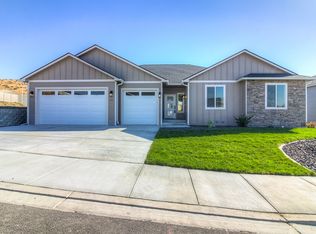 303 N 90th Ave, Yakima, WA 98908