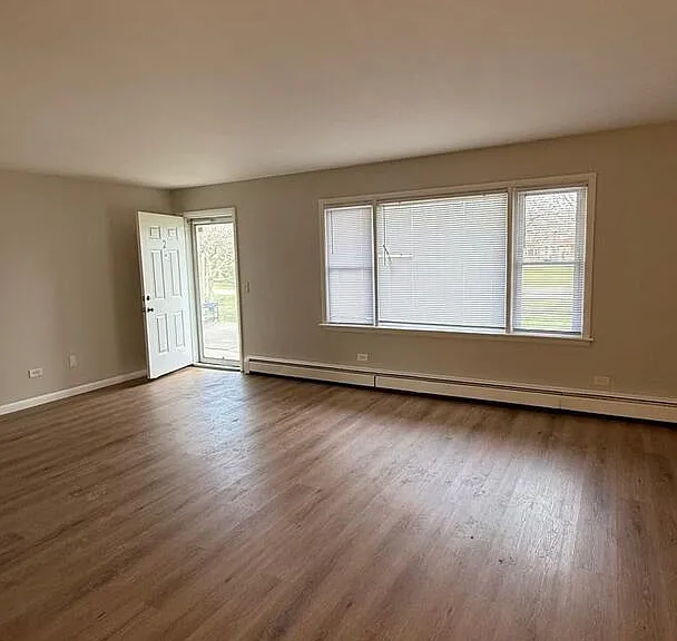 1119 E Algonquin Rd #2 — Photo 10
