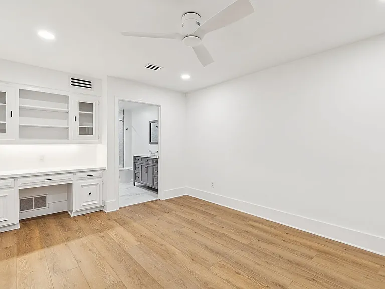 7420 Royal Ln — Photo 19