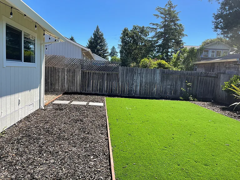 952 Delport Ave — Photo 11