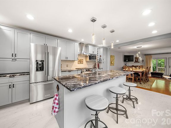 5th image of 106 Deerlake Dr