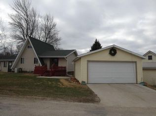 6059 Plaza Ct, Brooklyn, IA 52211