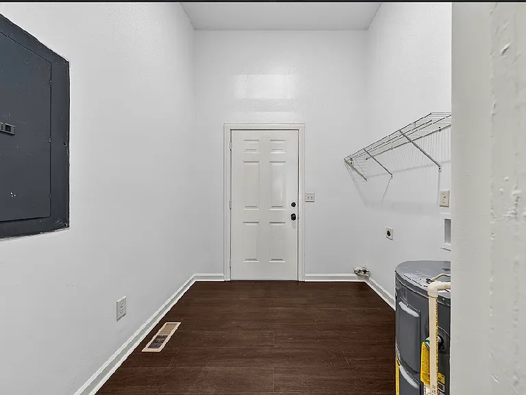 2807 Beacon Ave — Photo 20