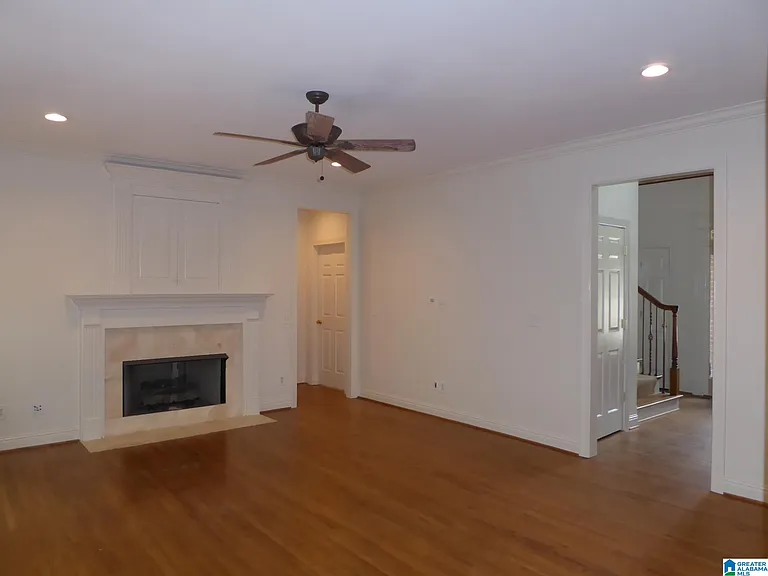 1040 Cole Cir — Photo 8