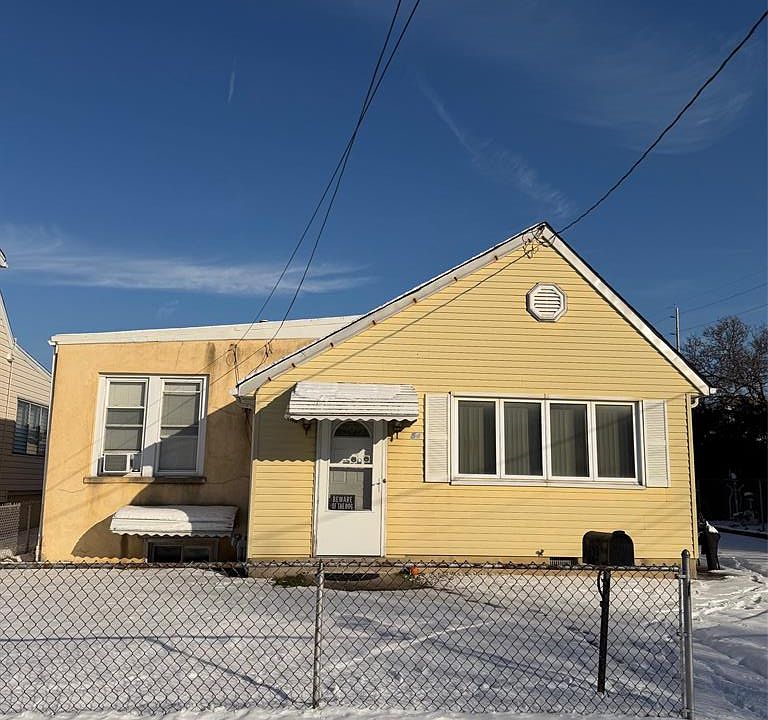 1st image of 54 Bergen St