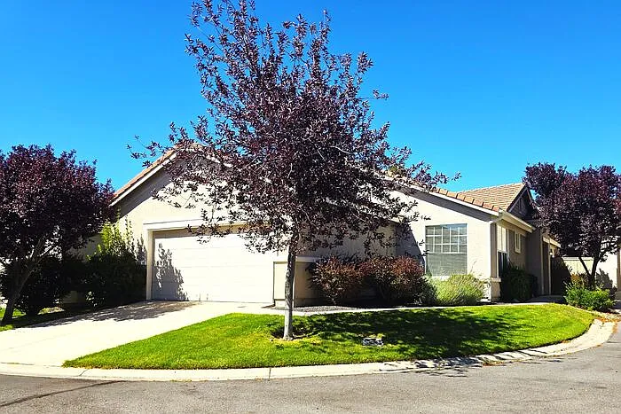 3 bed, 2.0 bath, 1706 sqft, $2,650 — Photo 2