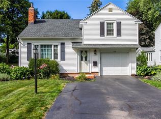 130 Sunset Dr, Rochester, NY 14618