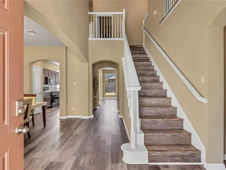 3418 Castleton Dr — Photo 6