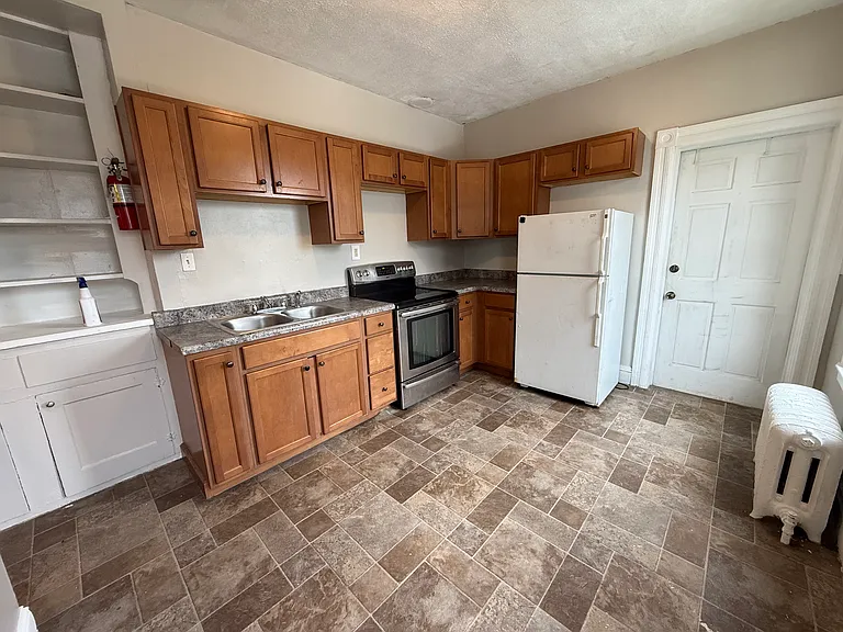 2012 Whitesboro St #2 — Photo 10