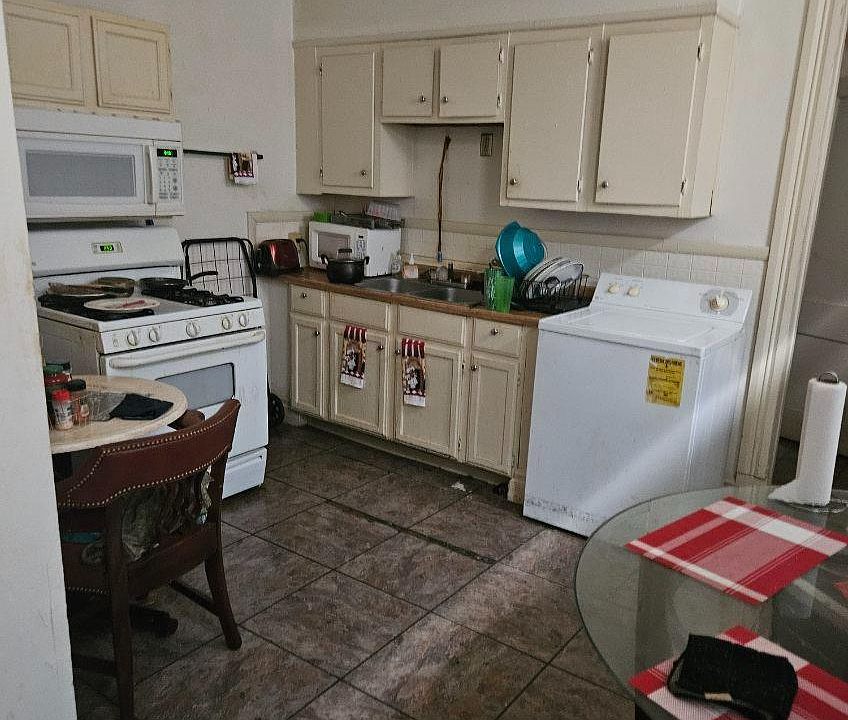 2nd image of 1772 Weber St