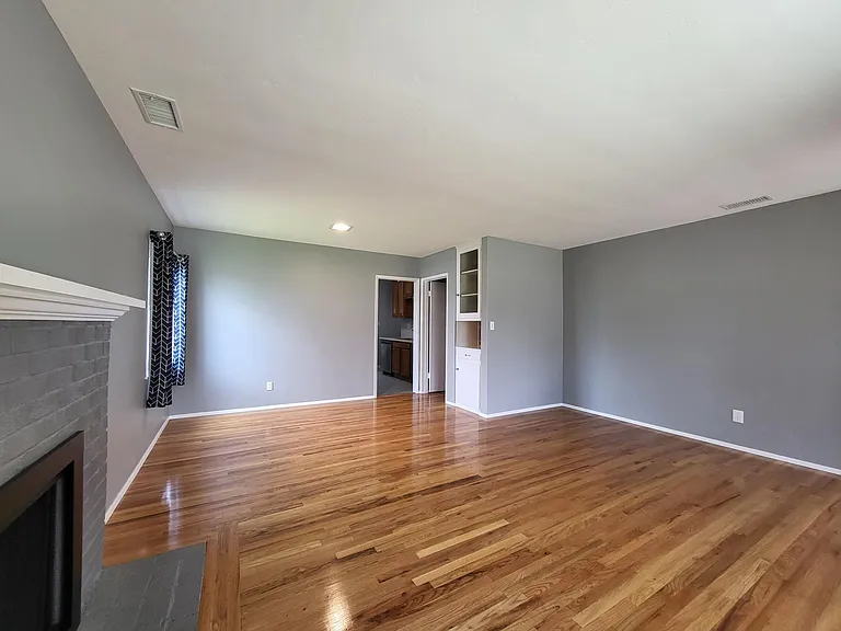 7438 Ohio Pl — Photo 3
