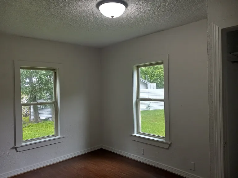 102 San Saba Ave — Photo 5