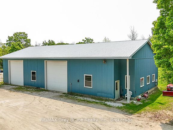 3rd image of 1033 Bruce Rd #9