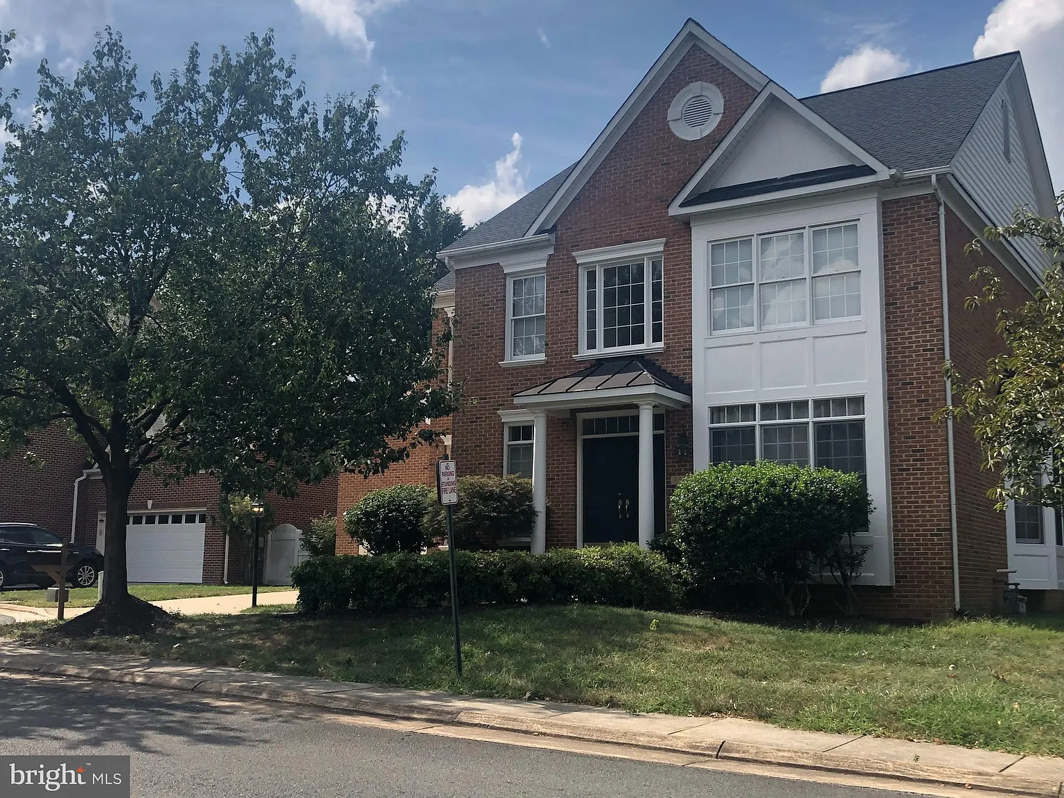 4 bed, 4.5 bath, 4296 sqft, $5,150 — Photo 2