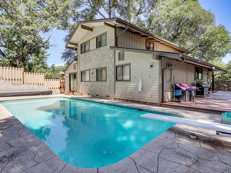 2820 Greenway Dr #ID1304853P — Photo 23