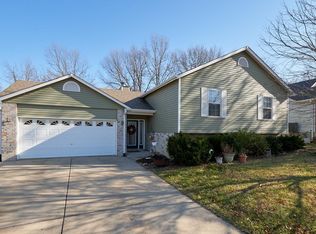 1413 Schoal Creek Dr, O'Fallon, MO 63366