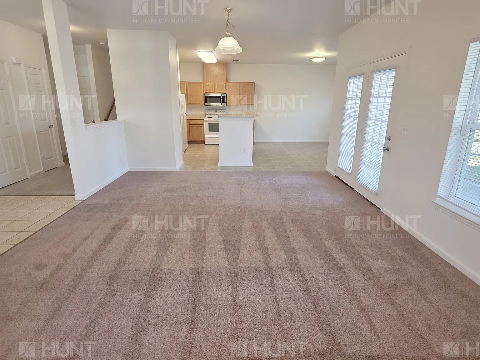 3 bed, 2.5 bath, 1889 sqft, $1,959 — Photo 4