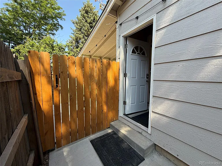 3677 S Norfolk Way — Photo 28
