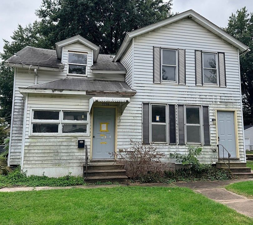 2nd image of 2239 W 4th St