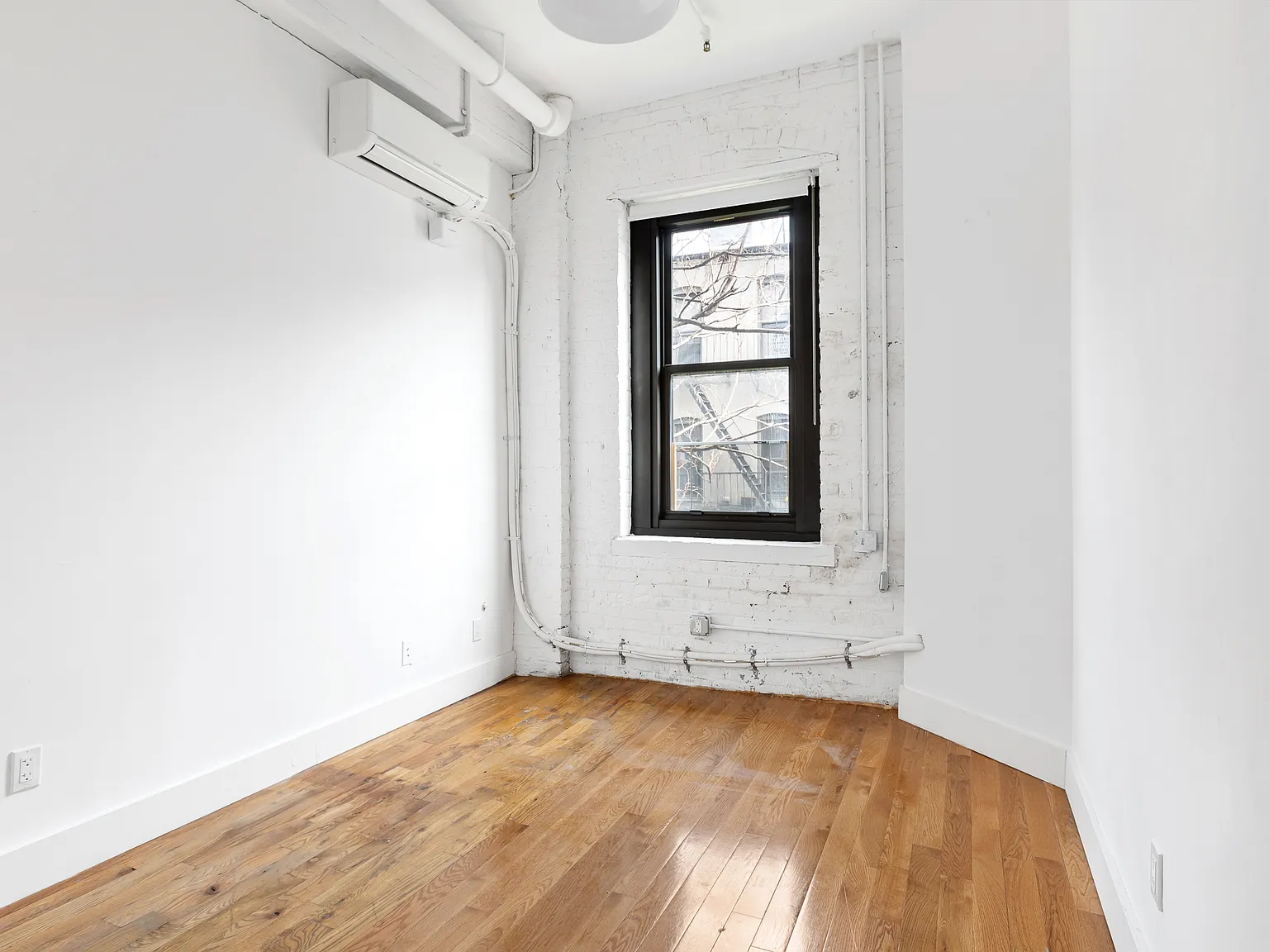 239 Banker Street — Photo 2