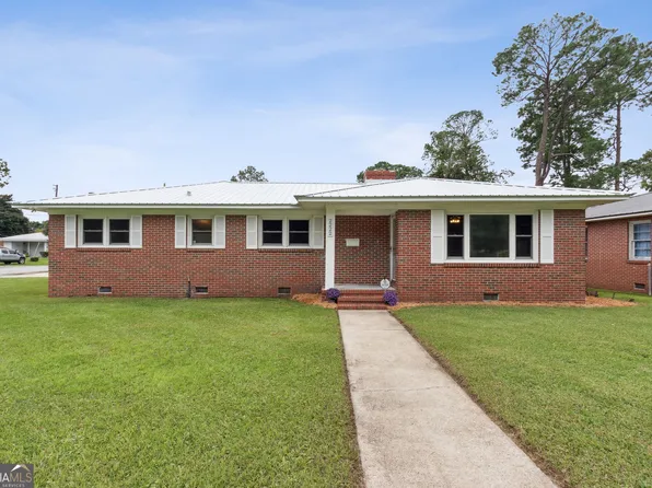 2222 Parkwood Dr, Brunswick, GA 31520
