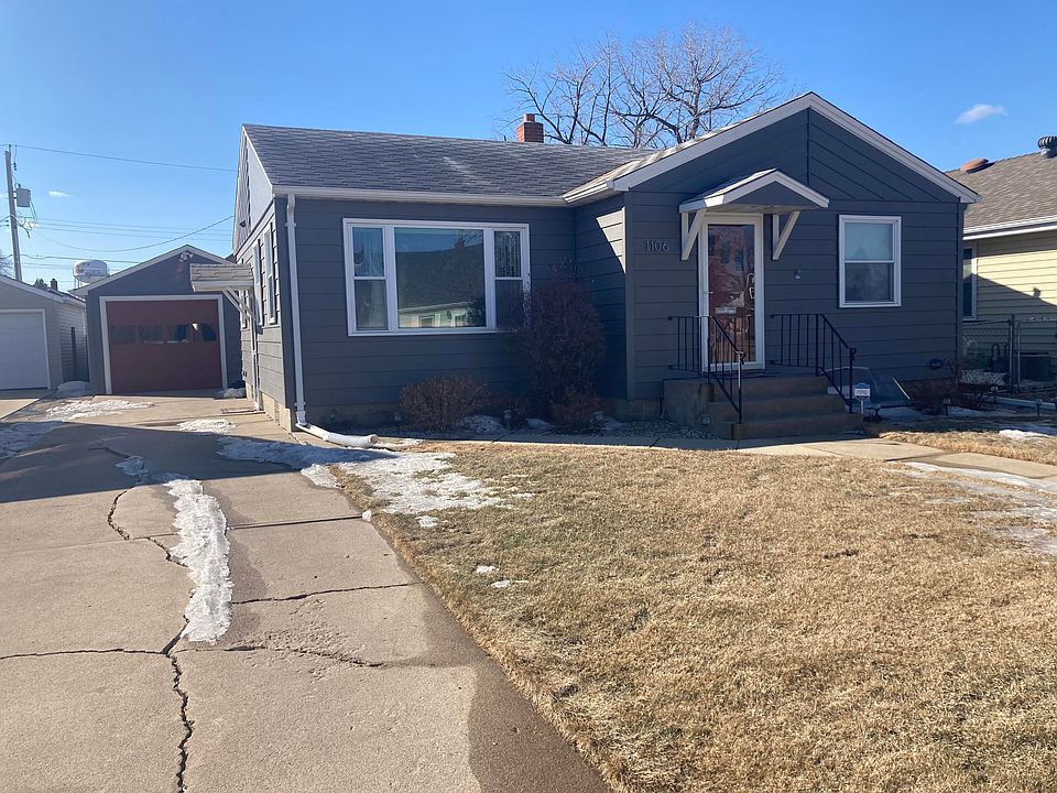 1106 S Lloyd St, Aberdeen, SD 57401 Zillow