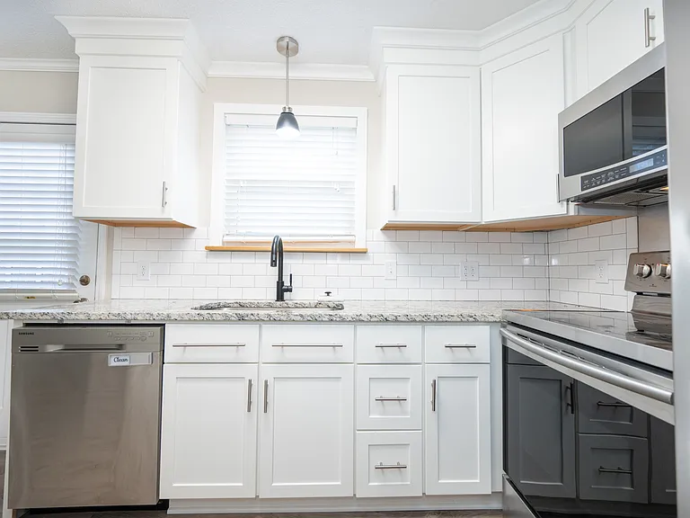 415 Parkdale Dr #18C — Photo 12