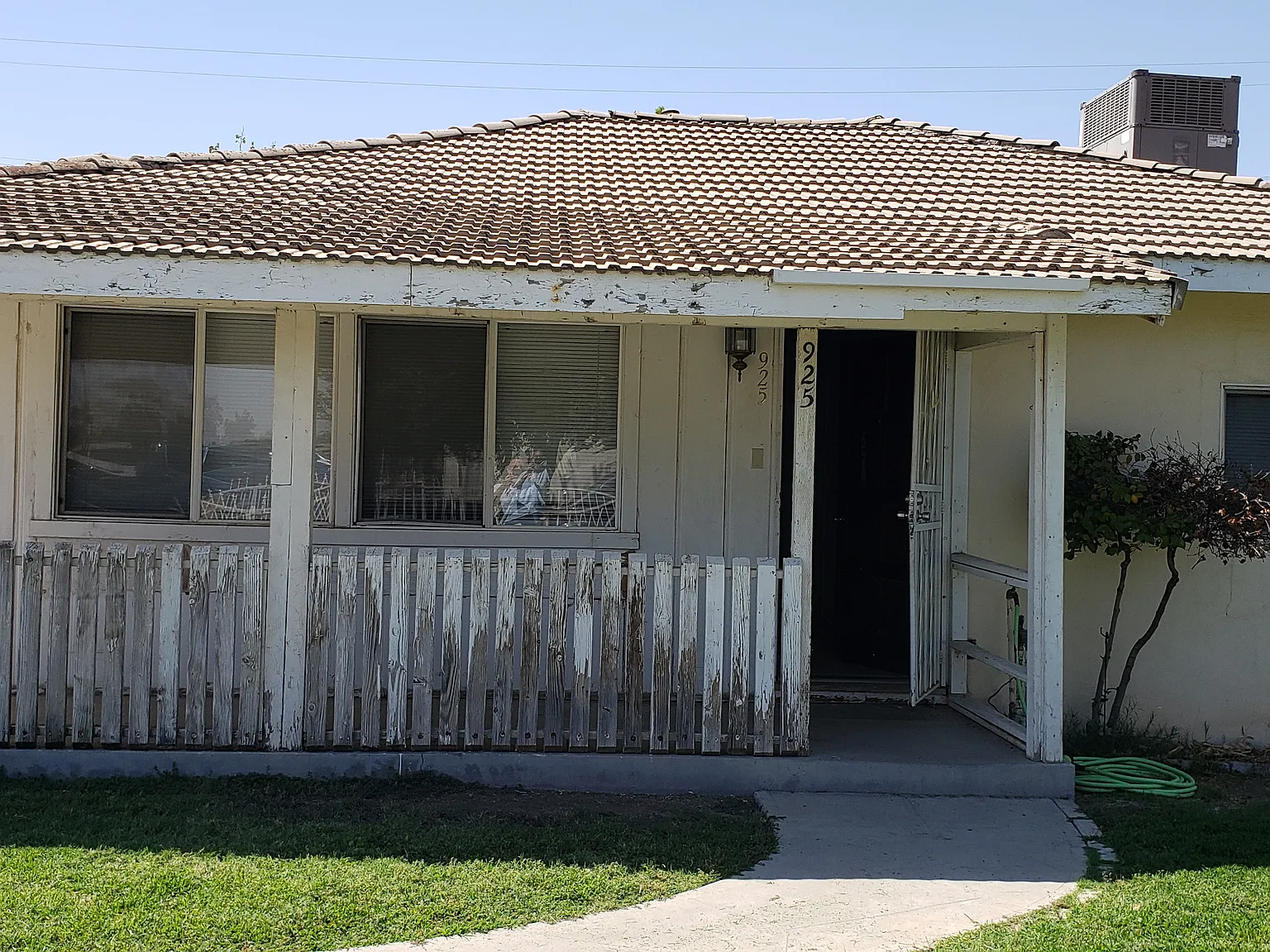 2 bed, 884 sqft, $1,750 — Photo 1