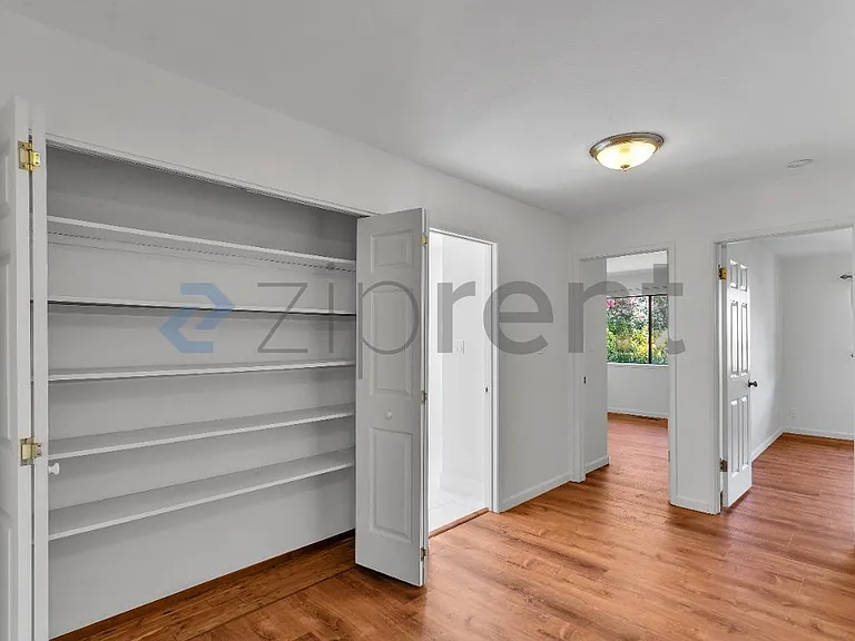 617 Hove Ct — Photo 29