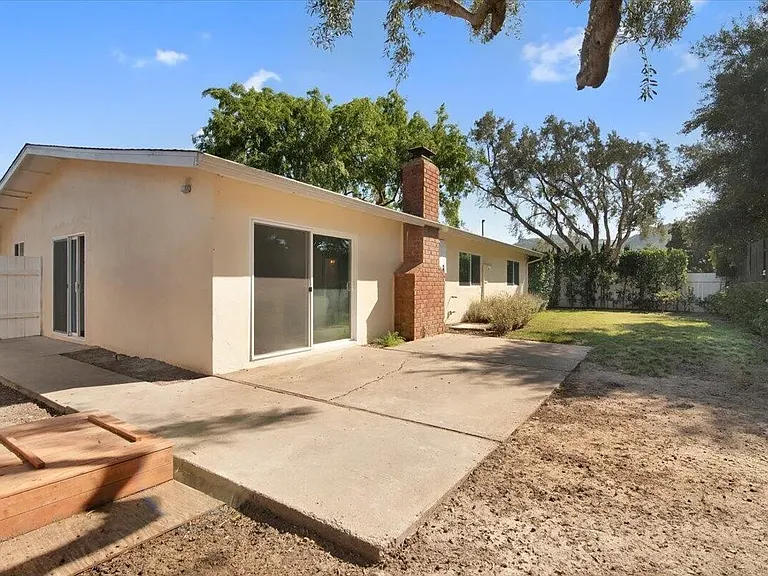 313 Calor Dr — Photo 8