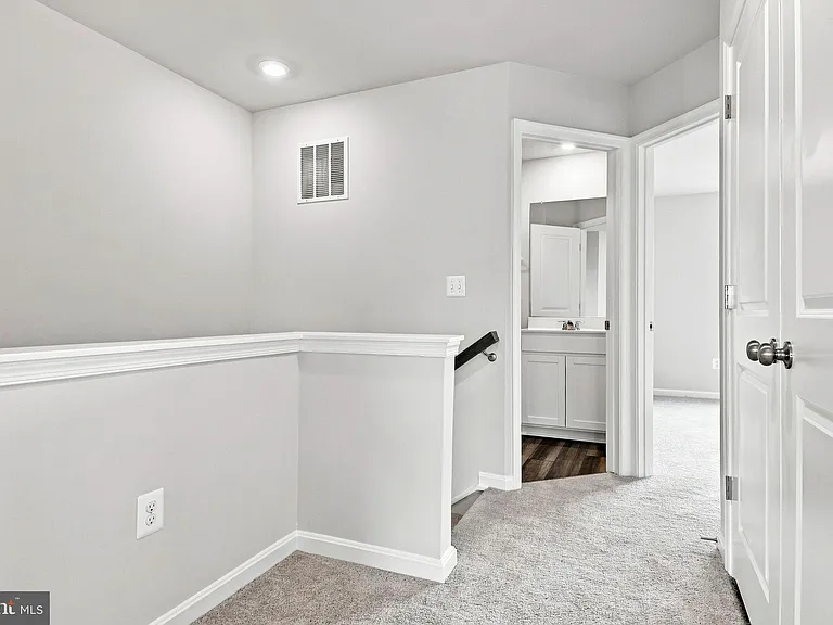 417 Seeback Dr — Photo 41
