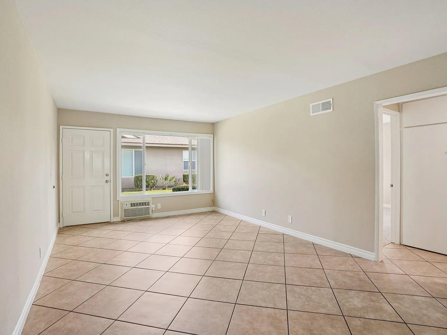 Normandy Park Apartments — Photo 3