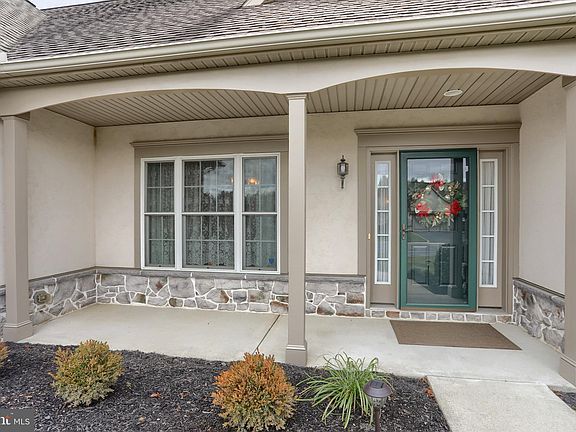 4th image of 912 Walnut Crest Dr #L-0071