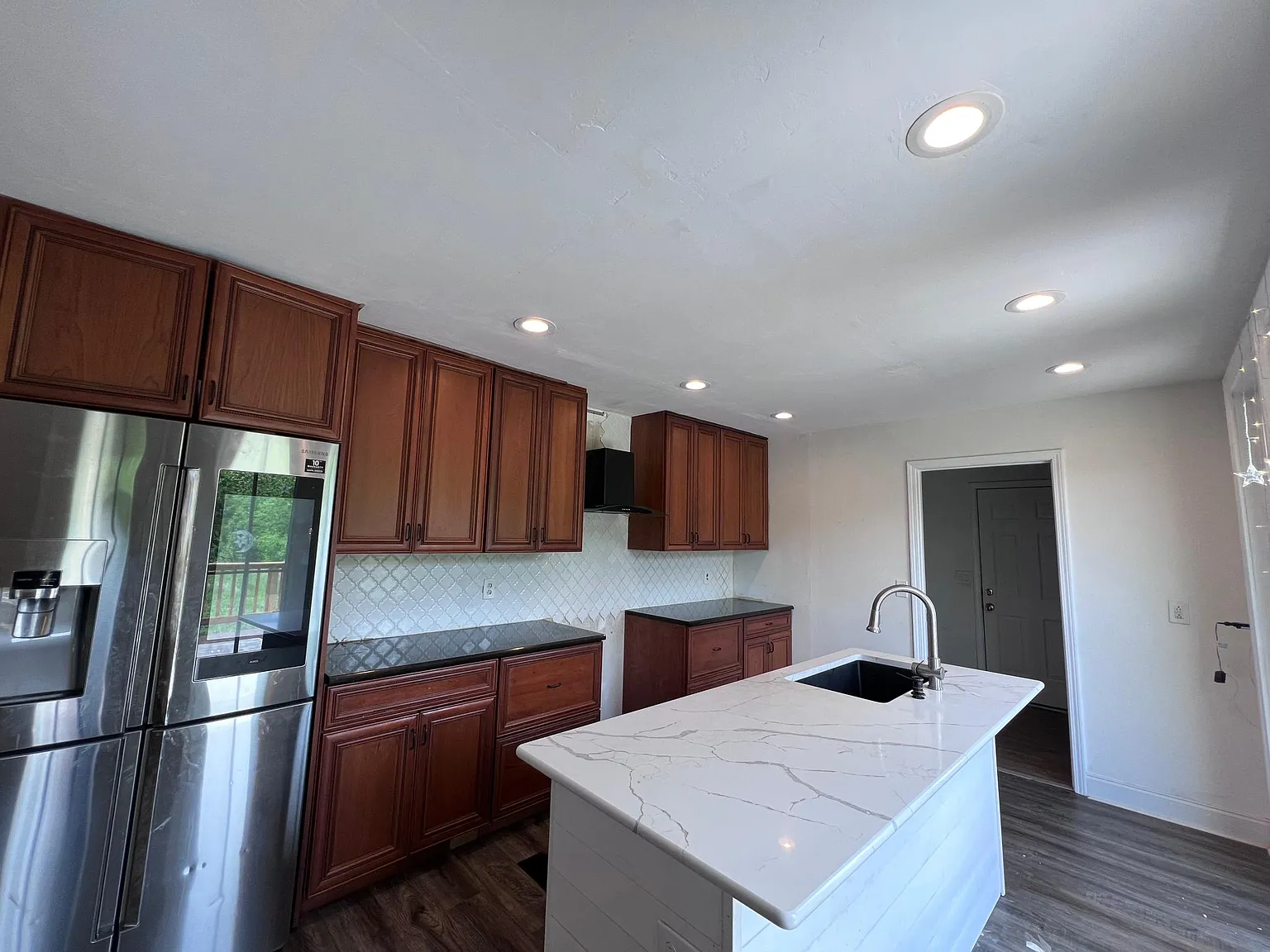 3 bed, 2.5 bath, 1424 sqft, $2,200 — Photo 3